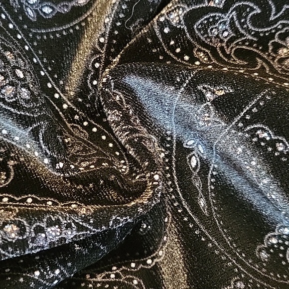 Chico's women's Black shimmer camisol w/built-in bra & adjustable straps Size 3 - Picture 11 of 12